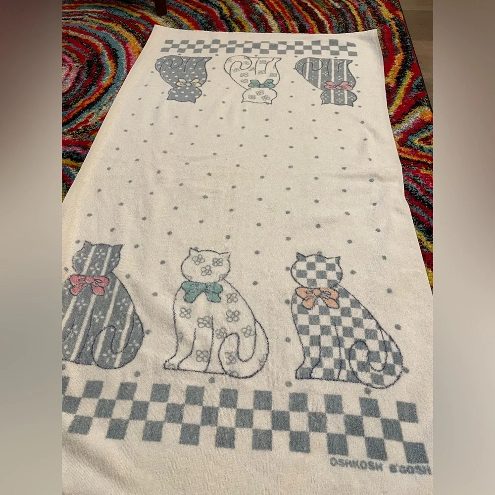 Vintage 80’s Osh Kosh Cat Patterned Sm Bath Towel - White and Blue 100% Cotton